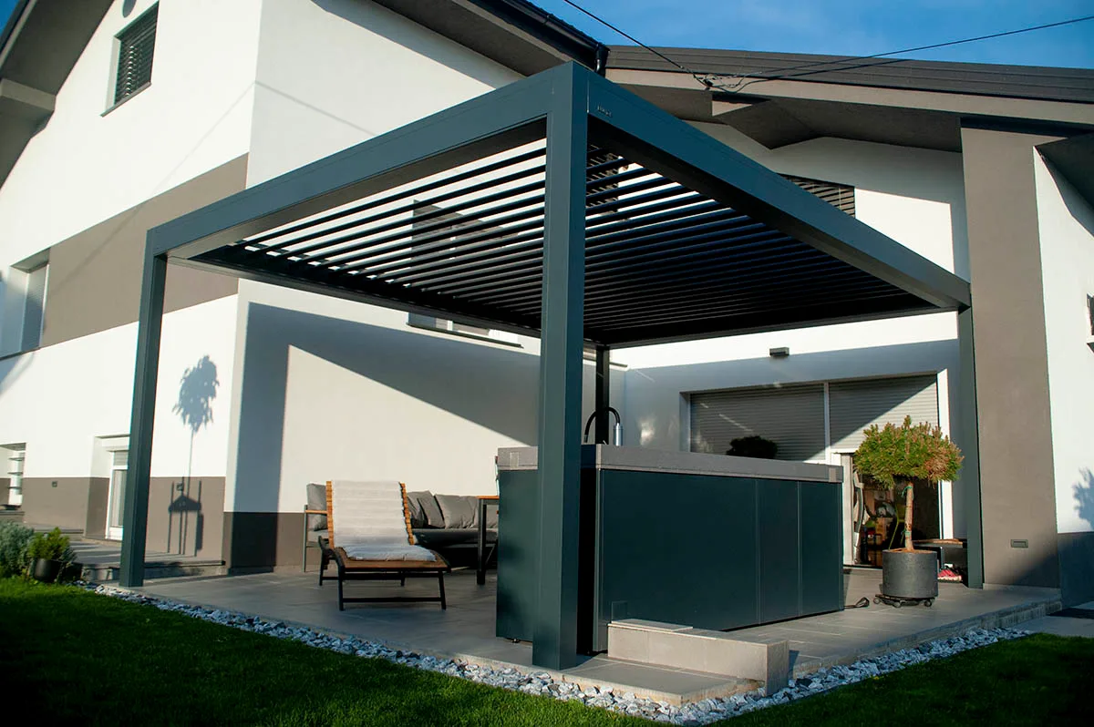 bioklimatska lamelna pergola Brustor B200 XL Posavje Krško referenca Genial senčila